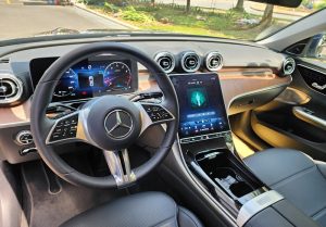 Mercedes C200 cũ 2022 chính hãng