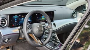 Mercedes E180 cũ 2022