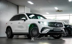 Mercedes GLC300 4Matic 2024 sử dụng hệ thống dẫn động 4 bánh toàn phần , Xe được trang bị động cơ I4 thẳng hàng với turbo và dung tích là 2.0 L, công suất 258 mã lực với mô-men xoắ