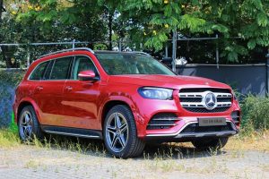 Đại lý Mercedes Tân Thuận đại lý chính thức của Mercedes Vietnamstar tại Việt Nam HOTLINE : 0934030942 Nhân kỷ niệm 10 năm hoạt động tại Việt Nam, Vietnam Star Automobile vừa chính thức khai trương Trung tâm đồng sơn quy mô lớn và hiện đại, ở khu chế xuất Tân Thuận, Q7, TP.HCM. Được khởi công từ tháng 05/2015 và sau một năm xây dựng hoàn thiện, Trung tâm dịch vụ đồng sơn mới chính thức đi vào hoạt động là một bước đi chiến lược của Vietnam Star Automobile trong thị trường dịch vụ xe sang ở Việt Nam, với mục tiêu nâng trải nghiệm dịch vụ đồng sơn của khách hàng xe sang lên một tầm cao mới.