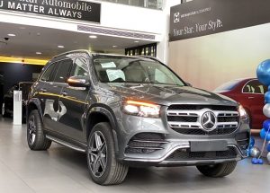 Đại lý Mercedes Tân Thuận đại lý chính thức của Mercedes Vietnamstar tại Việt Nam HOTLINE : 0934030942 Nhân kỷ niệm 10 năm hoạt động tại Việt Nam, Vietnam Star Automobile vừa chính thức khai trương Trung tâm đồng sơn quy mô lớn và hiện đại, ở khu chế xuất Tân Thuận, Q7, TP.HCM. Được khởi công từ tháng 05/2015 và sau một năm xây dựng hoàn thiện, Trung tâm dịch vụ đồng sơn mới chính thức đi vào hoạt động là một bước đi chiến lược của Vietnam Star Automobile trong thị trường dịch vụ xe sang ở Việt Nam, với mục tiêu nâng trải nghiệm dịch vụ đồng sơn của khách hàng xe sang lên một tầm cao mới.