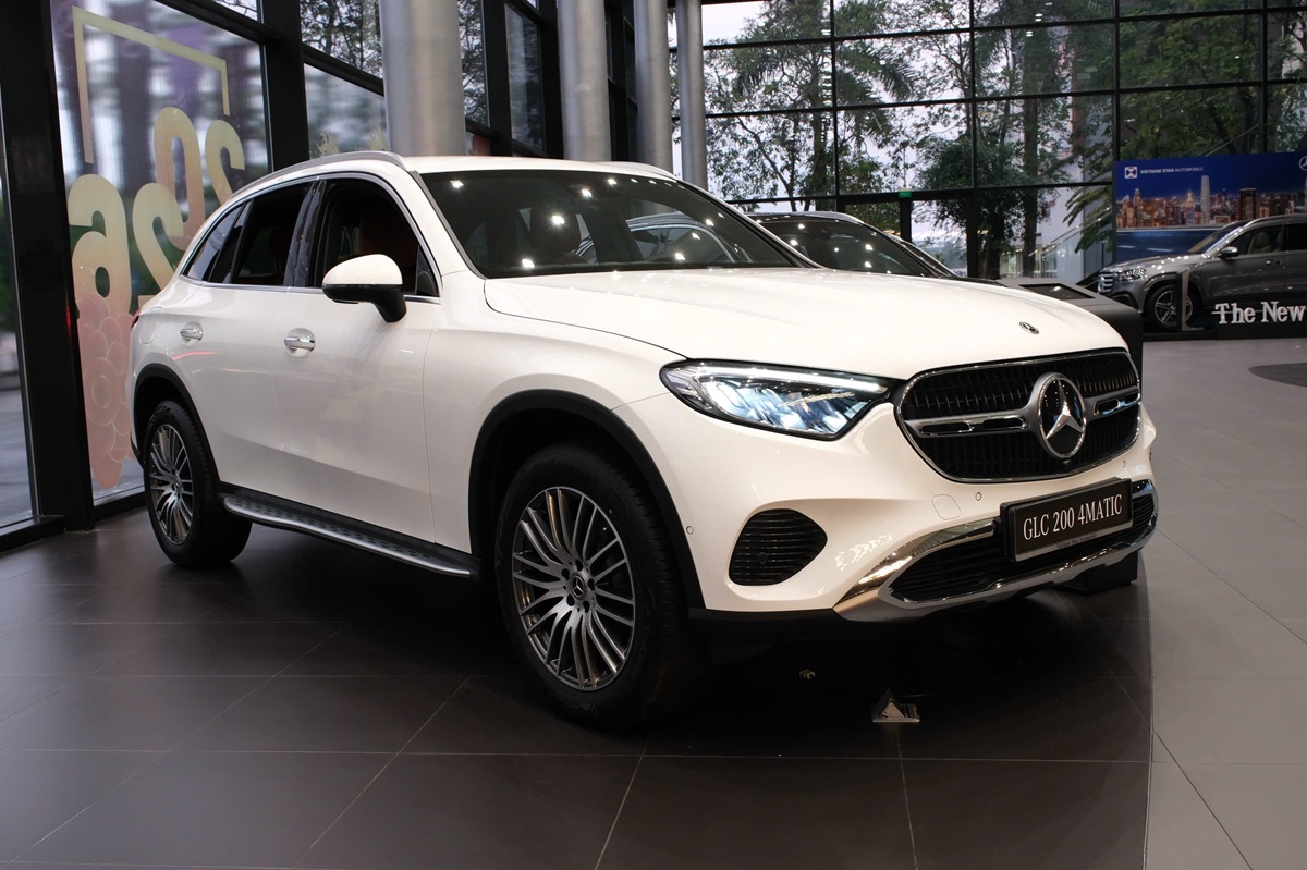 giá lăn bánh Mercedes GLC 200 4matic màu trắng