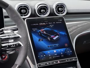 Đánh giá chi tiết Mercedes AMG C 63 S E PERFORMANCE tại Mercedes Phú Mỹ Hưng Hotline : 0934030942 Website : Mercedes-nguyenvanlinh.com Dòng xe Hybird đầu tiên được bán tại Việt Nam. Mẫu siêu xe đường phố đầy cá tính được phát triển bởi các kĩ sư của AMG Mercedes Benz. Mercedes AMG C 63 S E PERFORMANCE được đánh giá là mẫu xe sedan thể thao với công suất mạnh nhất thế giới cho động cơ 4 xylanh (2.0 lít) với công suất cực kì ấn tượng lên tới 680 mã lực và momen xoắn cực đại khi kết hợp với động cơ điện lên tới 1020 Nm. _ Mẫu siêu xe chạy kết hợp giữa xăng và điện giúp tối ưu trong việc tăng tốc và cải thiện cảm giác lái cực kì ấn tượng. Ngoài ra xe còn được dẫn động 4 bánh toàn thời gian 4Matic +