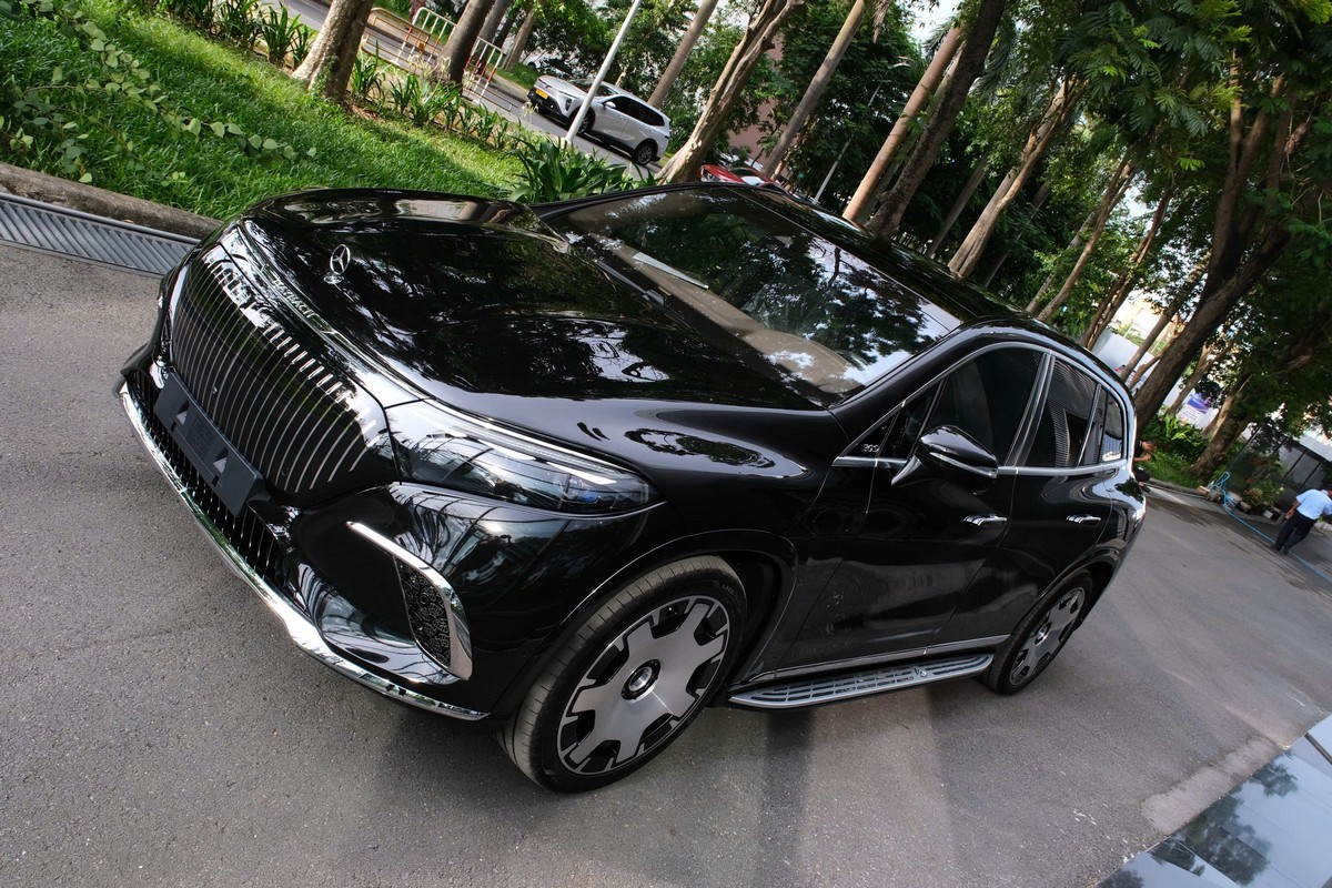 Mercedes-Maybach EQS 680 SUV sử dụng 2 bộ truyền động điện eATS ở cầu trước và cầu sau, tạo thành hệ dẫn động 4 bánh 4MATIC