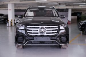 Mercedes Benz GLS 450 4MATIC màu đen, nội thất nâu mới 2026