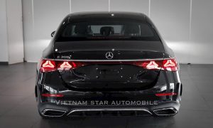 Mercedes E300 AMG 2026 màu đen