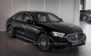 Mercedes E300 AMG màu đen