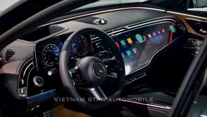 Mercedes E300 AMG 2026 màu đen