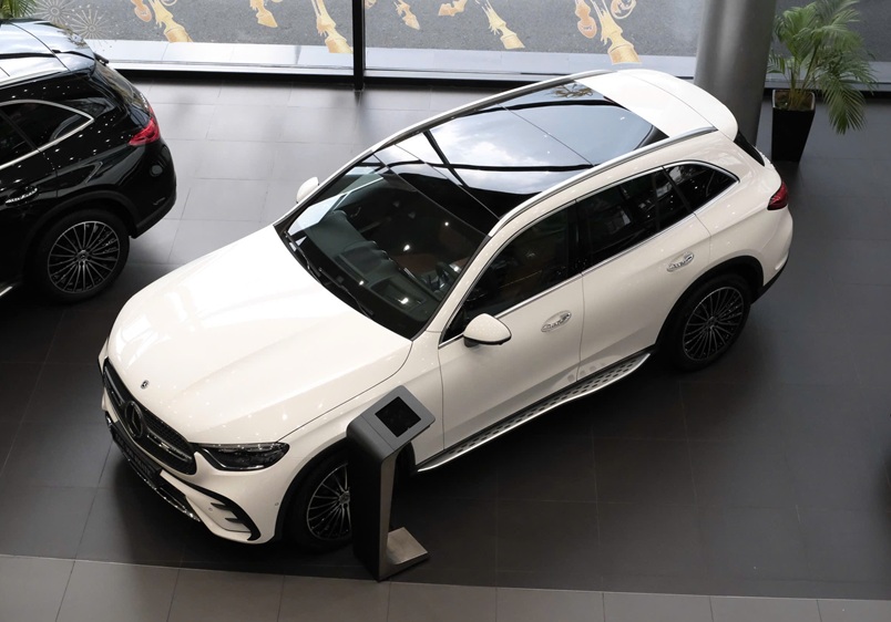 Mercedes glc 300 màu trắng (2)