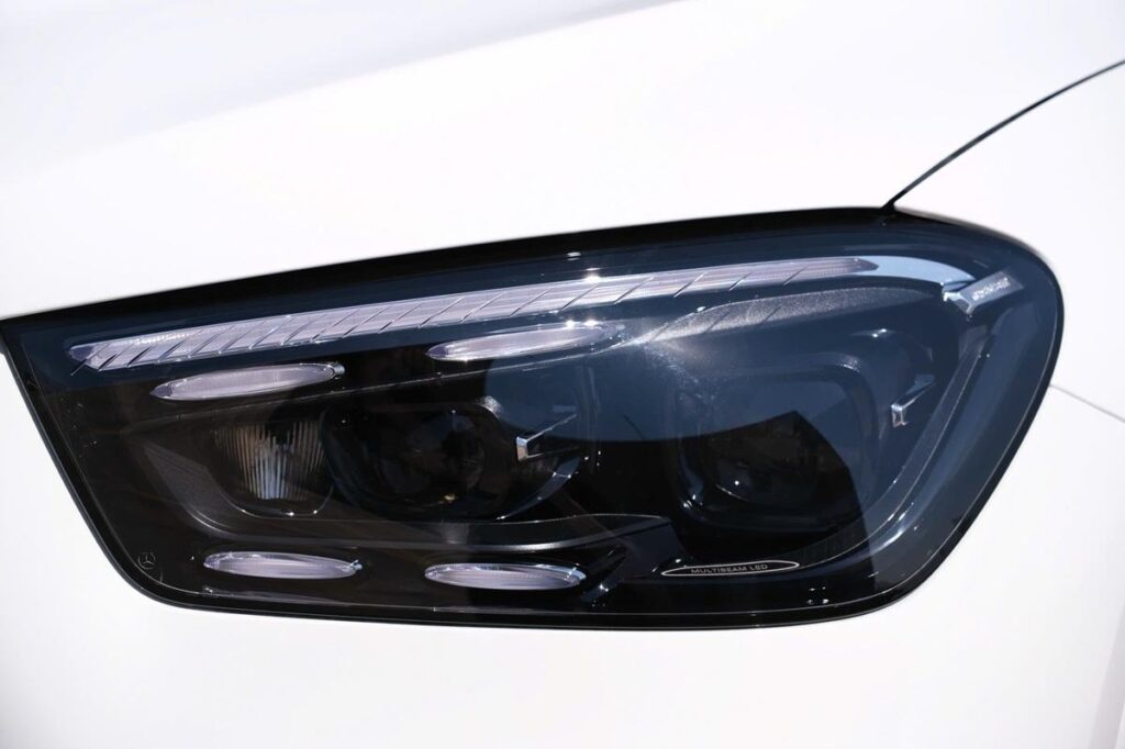 Giá xe Mercedes GLE 450 màu trắng