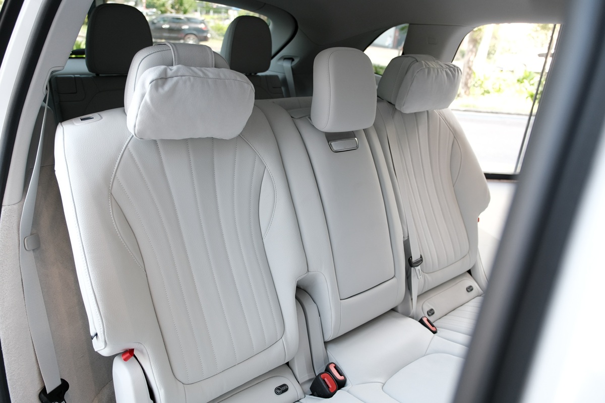 Mercedes EQS SUV giá lăn bánh
