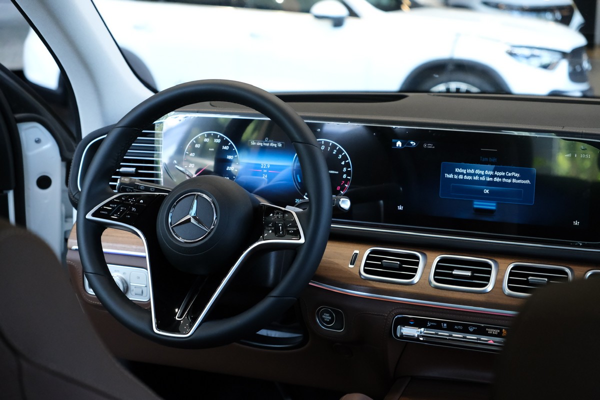 Gói thiết kế nội thất Interior Chrome, với các chi tiết tinh tế mạ chrome sang trọng